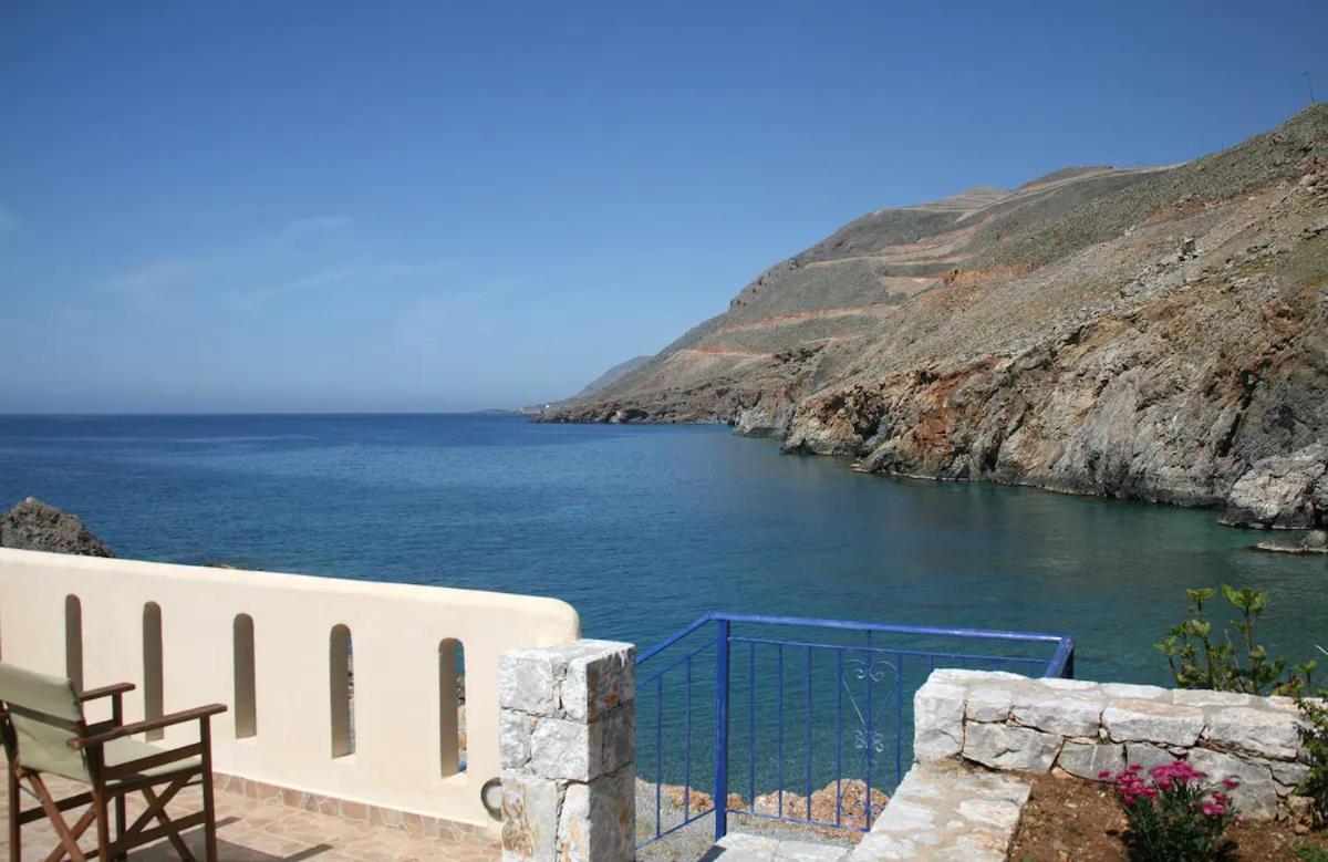 On The Beach Apartments Khora Sfakion Exterior photo