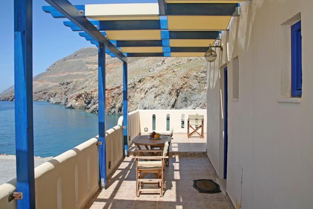 On The Beach Apartments Khora Sfakion Exterior photo